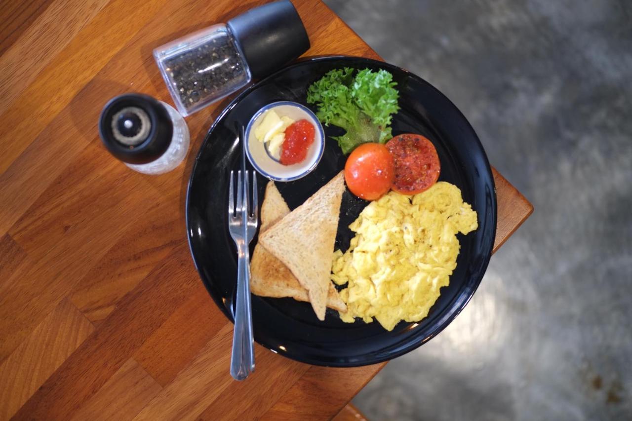 Bed & Bike Hostel เชียงราย ภายนอก รูปภาพ